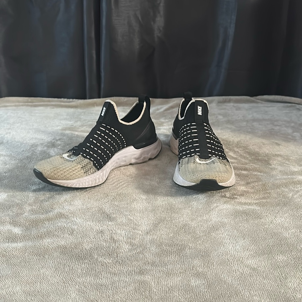 Nike Black and Tan Women's Sneakers
